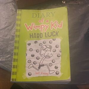Diary of a Wimpy Kid: Hard Luck - Green Kids Book